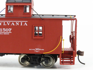 HO Scale Walthers Platinum Line 932-27641 PRR Pennsylvania Wood Caboose 2-Pack