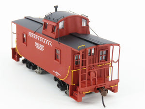 HO Scale Walthers Platinum Line 932-27641 PRR Pennsylvania Wood Caboose 2-Pack