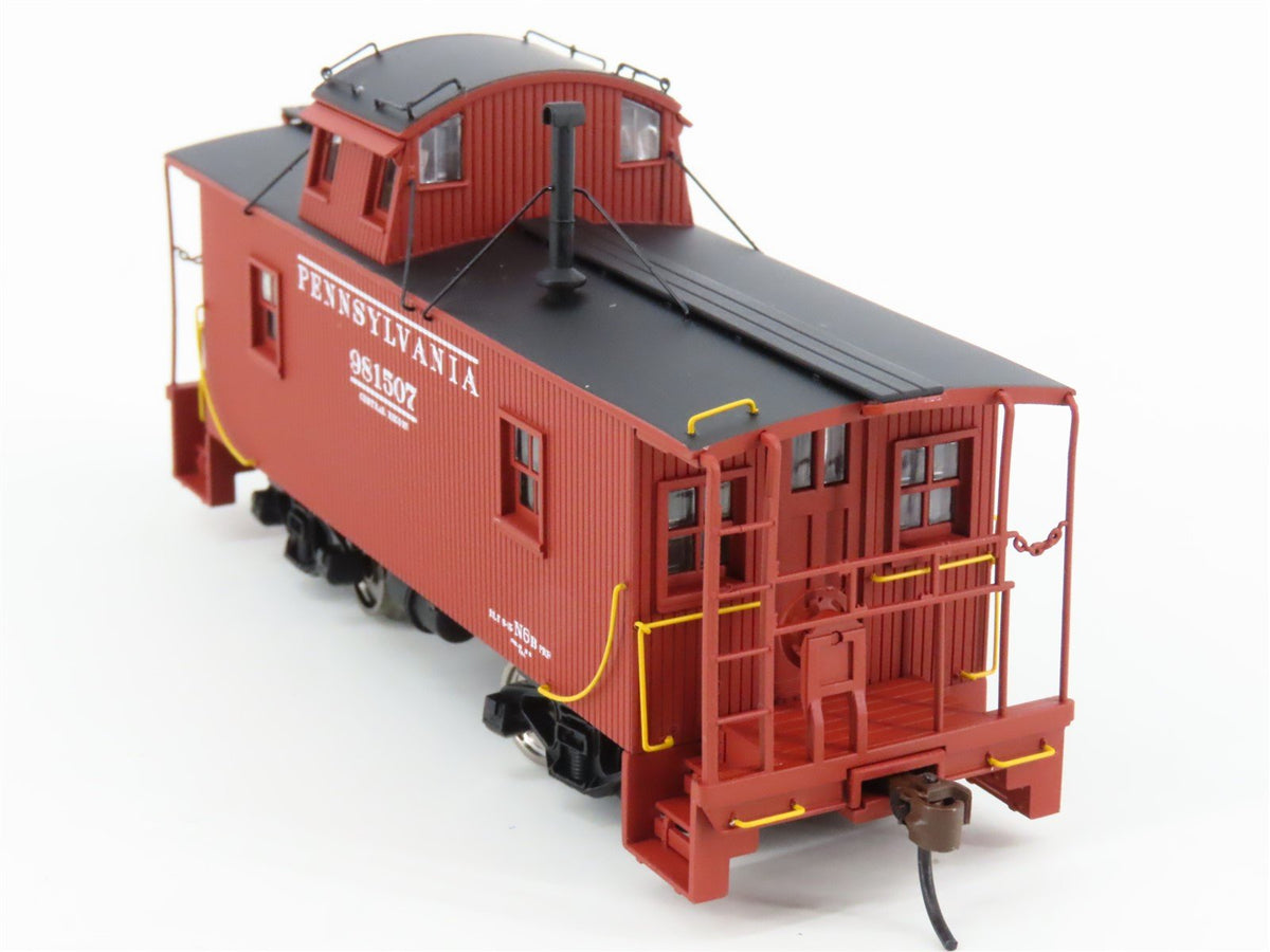 HO Scale Walthers Platinum Line 932-27641 PRR Pennsylvania Wood Caboose 2-Pack