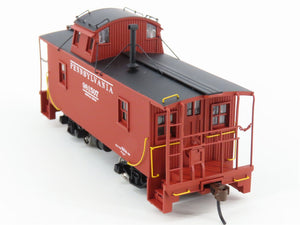HO Scale Walthers Platinum Line 932-27641 PRR Pennsylvania Wood Caboose 2-Pack