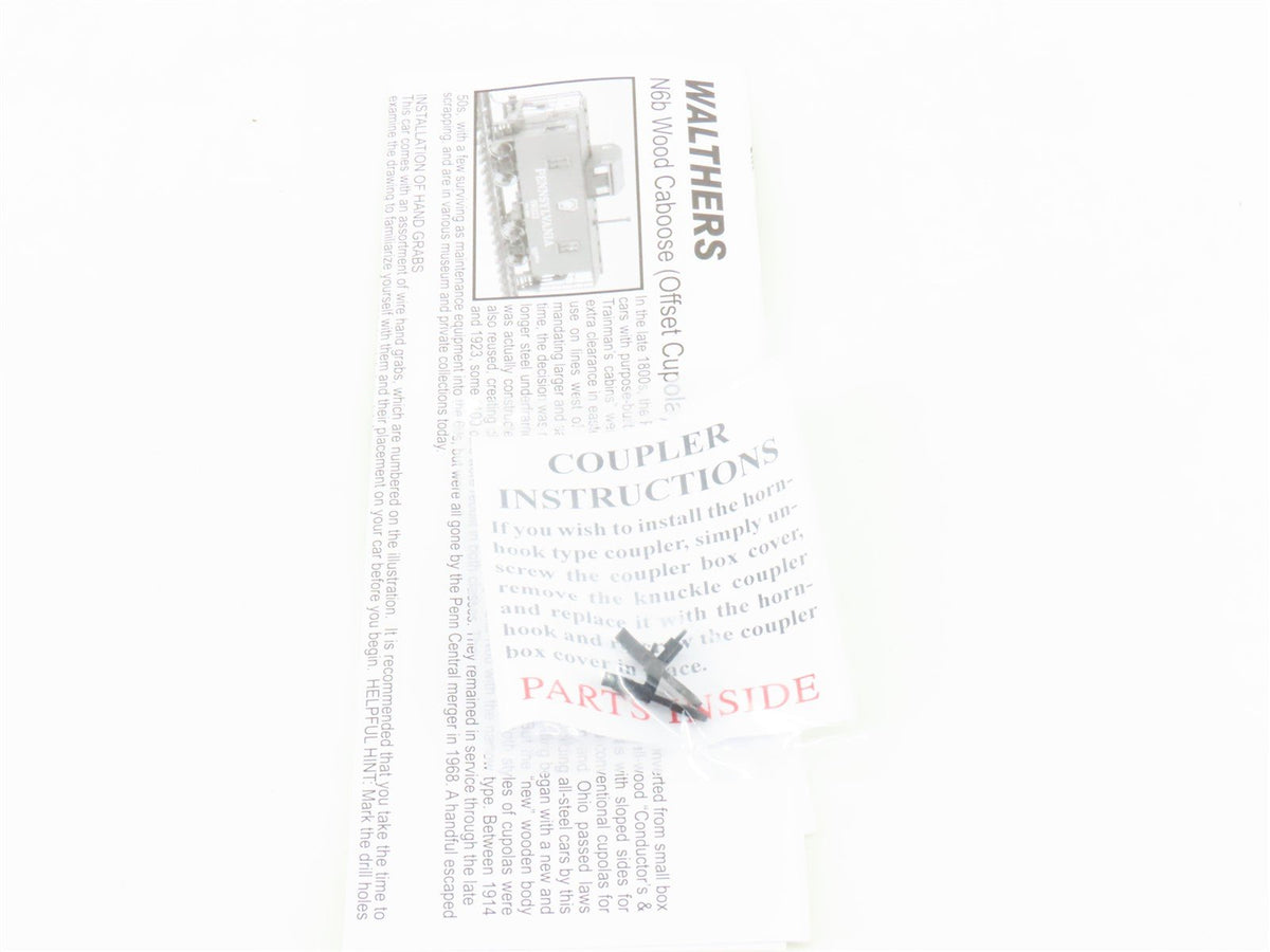 HO Scale Walthers Platinum Line 932-27641 PRR Pennsylvania Wood Caboose 2-Pack