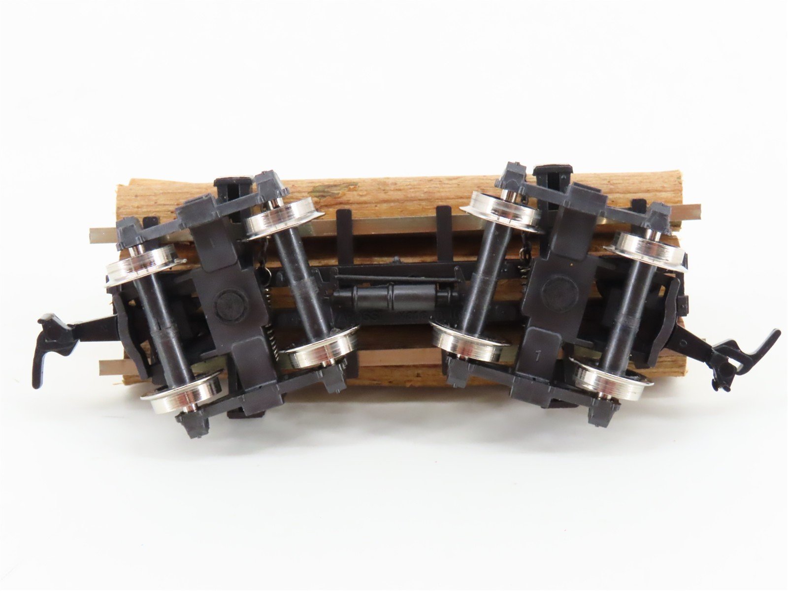 HO Scale Rivarossi 2349 Log Car w/ Log Load