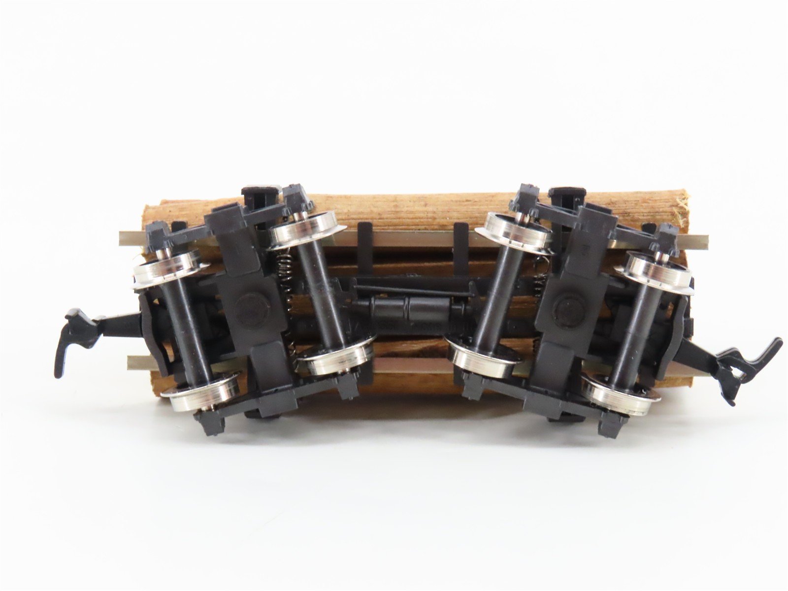 HO Scale Rivarossi 2349 Log Car w/ Log Load