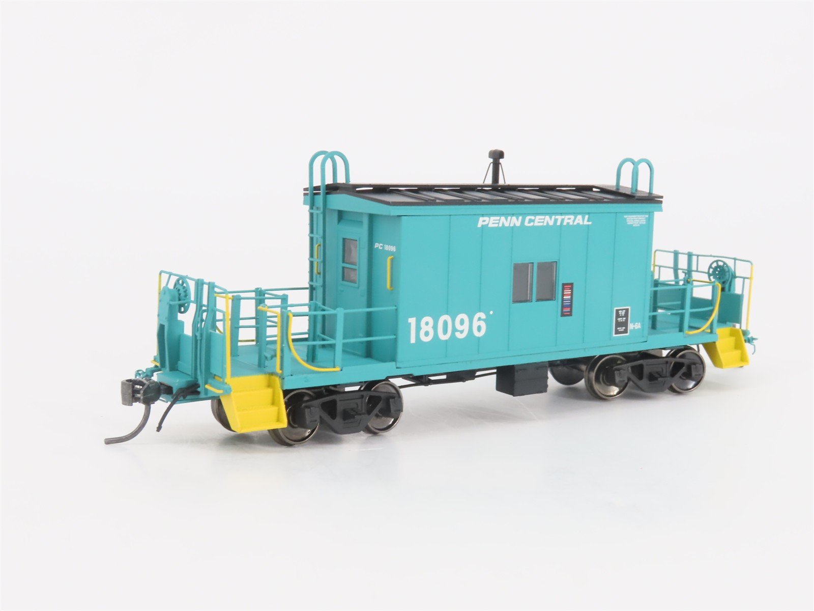 HO Scale Bluford Shops 35030 PC Penn Central Railroad Transfer Caboose #18096