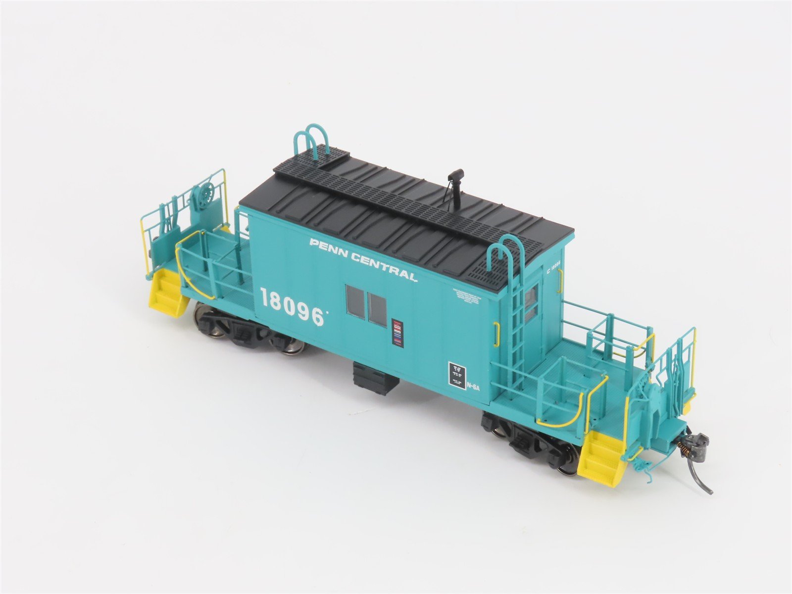 HO Scale Bluford Shops 35030 PC Penn Central Railroad Transfer Caboose #18096