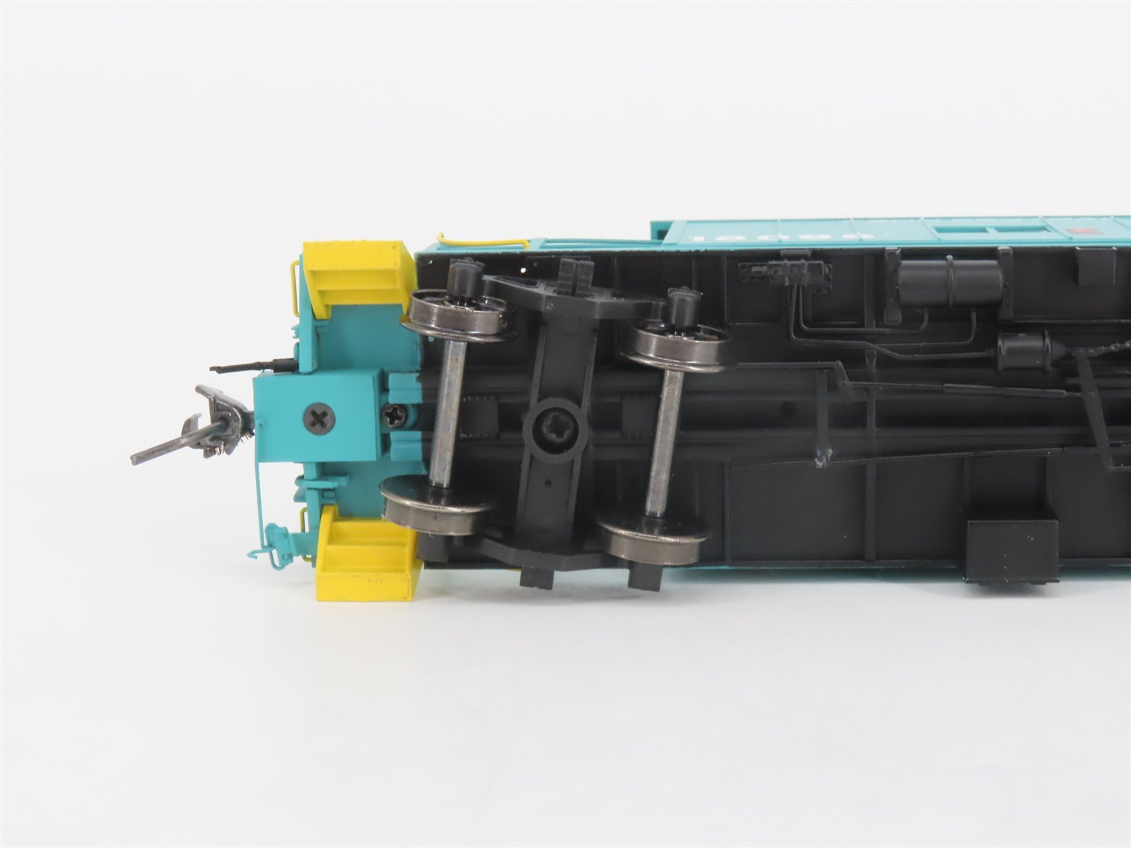 HO Scale Bluford Shops 35030 PC Penn Central Railroad Transfer Caboose #18096