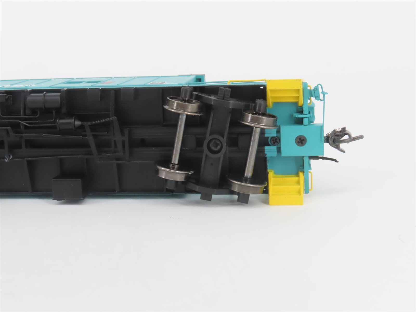 HO Scale Bluford Shops 35030 PC Penn Central Railroad Transfer Caboose #18096