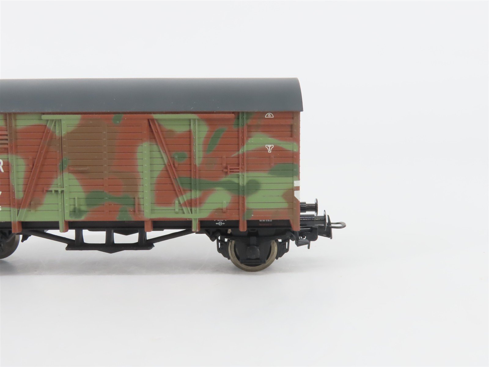 HO Liliput L225393 DR Deutsche Reichsbahn WWII Camouflaged Covered Goods Wagon