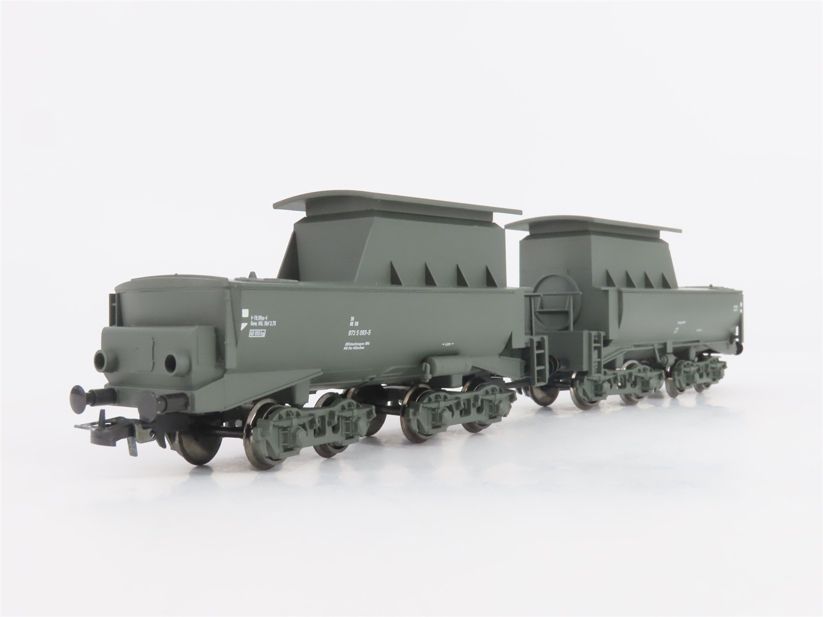 HO Scale Liliput L230991 DB Deutsche Bahn Double Unit Auxiliary Tank Car
