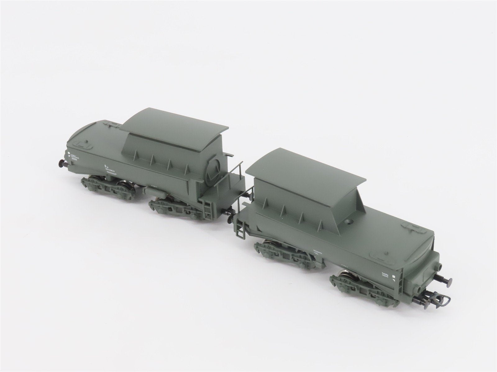 HO Scale Liliput L230991 DB Deutsche Bahn Double Unit Auxiliary Tank Car
