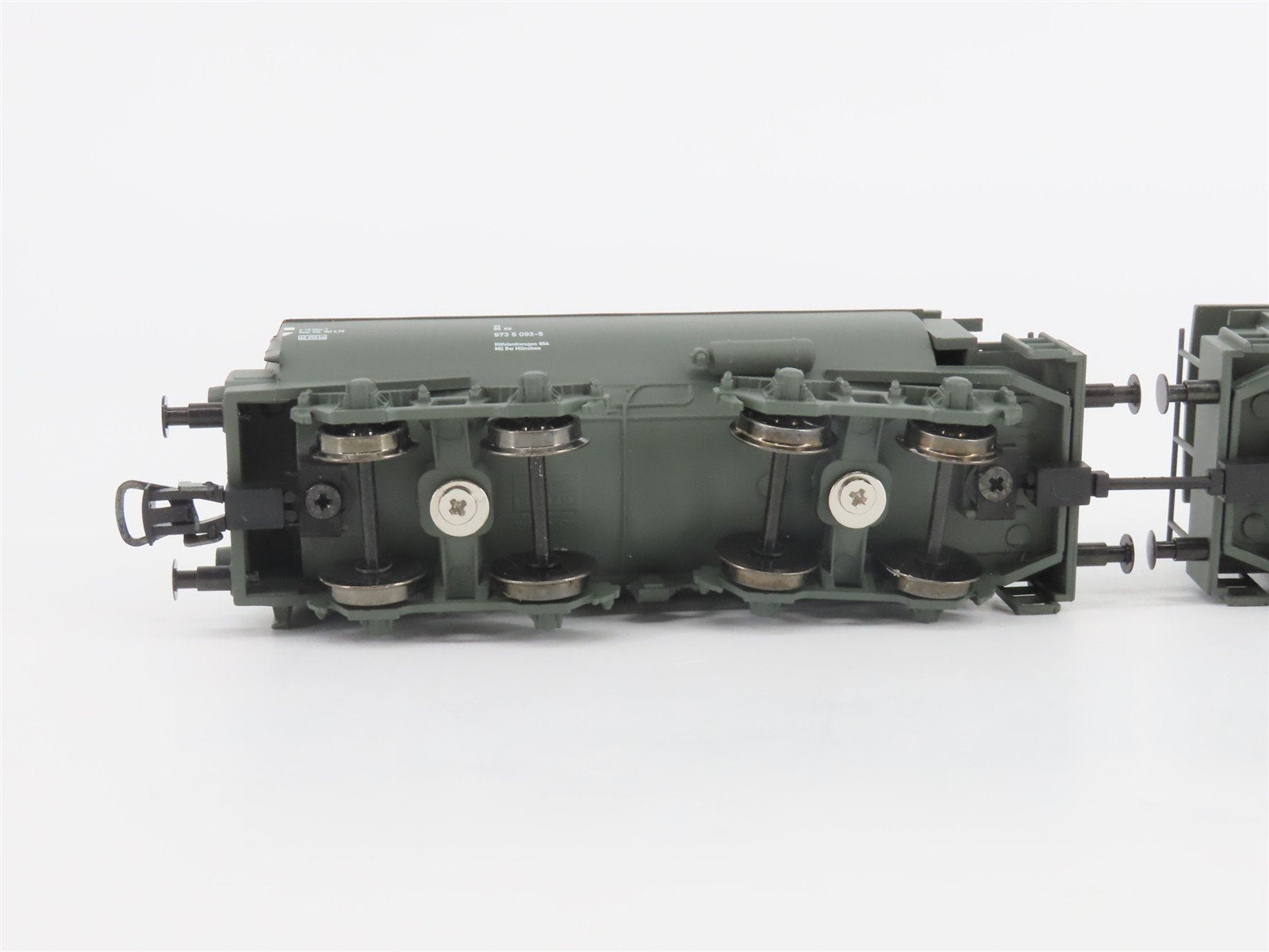 HO Scale Liliput L230991 DB Deutsche Bahn Double Unit Auxiliary Tank Car