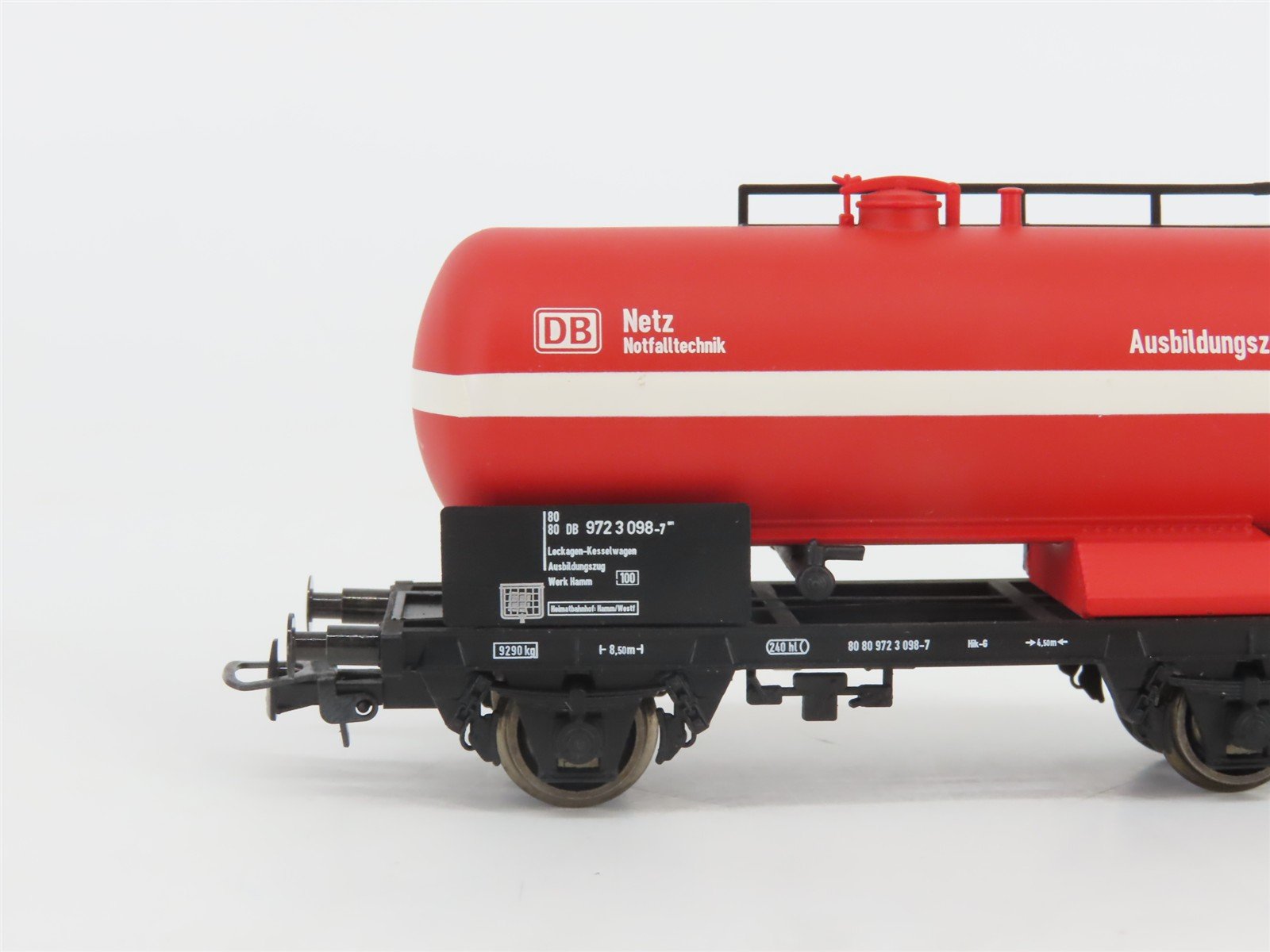 HO Scale Liliput L225061 DB Deutsche Bahn Tank Car