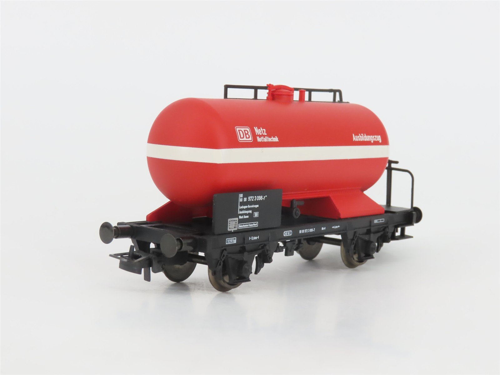 HO Scale Liliput L225061 DB Deutsche Bahn Tank Car
