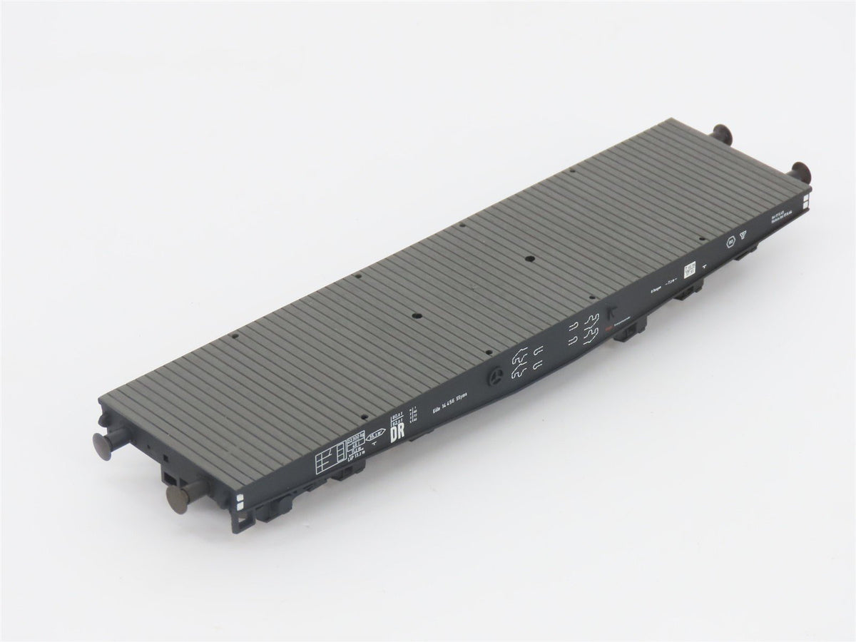 HO Liliput L240023 DR Deutsche Reichsbahn Flat Cars w/ Military Tanks Set of 4