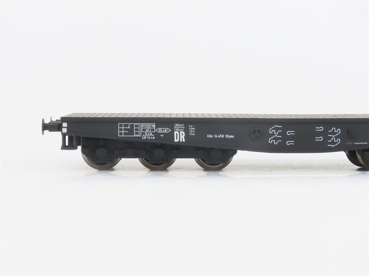 HO Liliput L240023 DR Deutsche Reichsbahn Flat Cars w/ Military Tanks Set of 4