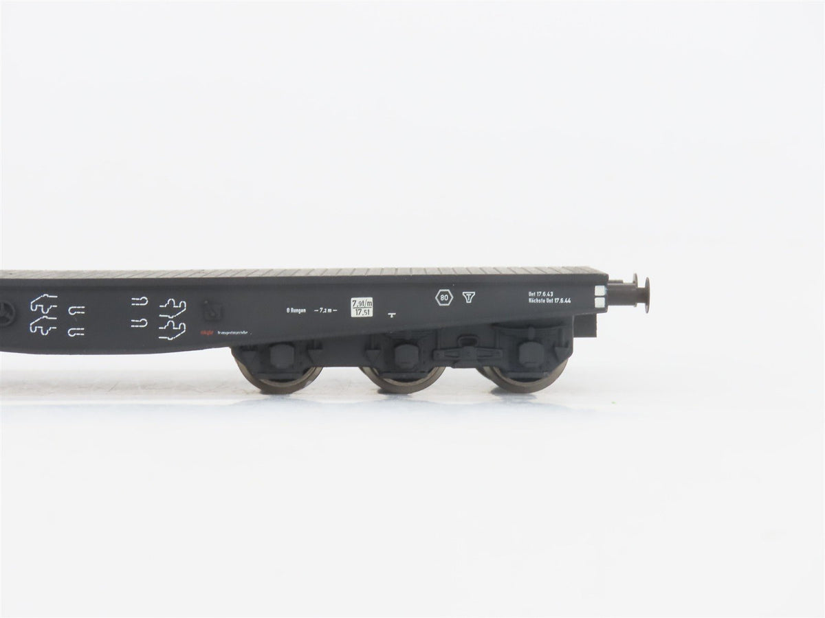 HO Liliput L240023 DR Deutsche Reichsbahn Flat Cars w/ Military Tanks Set of 4