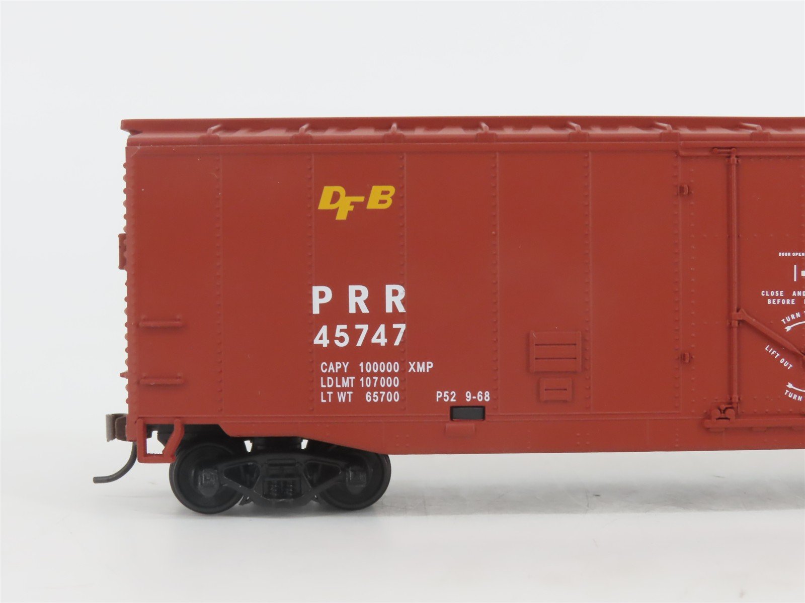 HO Scale Walthers Trainline 931-670 PRR Pennsylvania 50' Box Car #45747