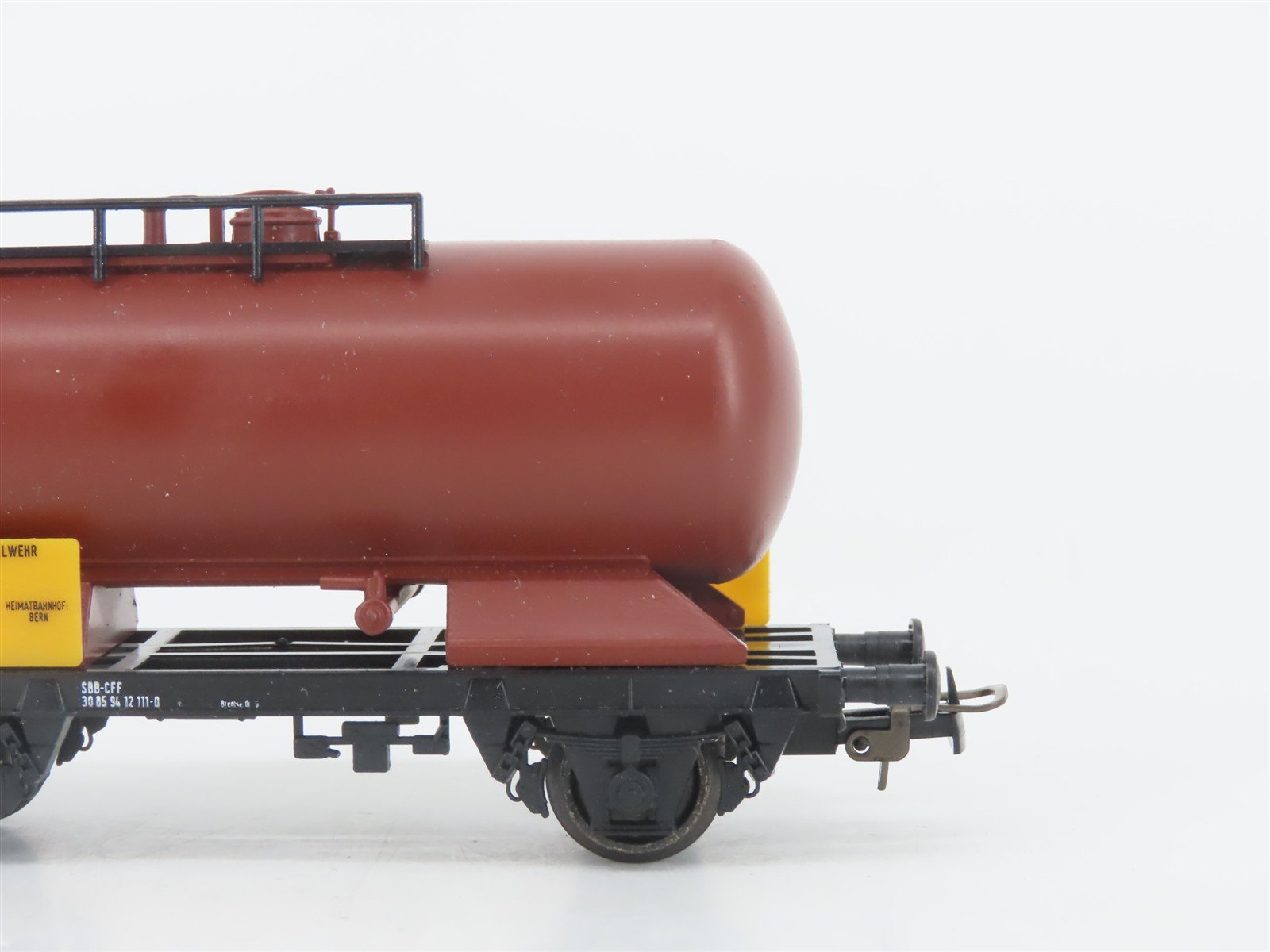 HO Scale Liliput 81050 SBB-CFF Oil Spill Tank Car & Box Car Set of 2