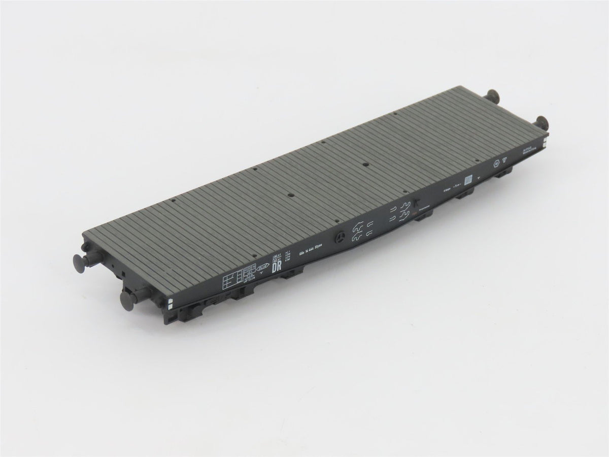 HO Liliput L240003 DR Deutsche Reichsbahn Flat Cars w/ Tiger Tanks Set of 4