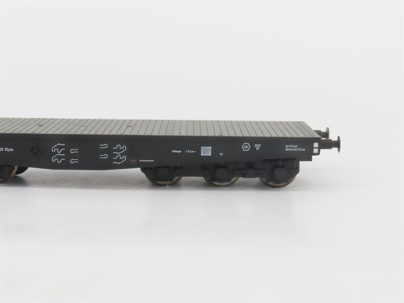 HO Liliput L240003 DR Deutsche Reichsbahn Flat Cars w/ Tiger Tanks Set of 4