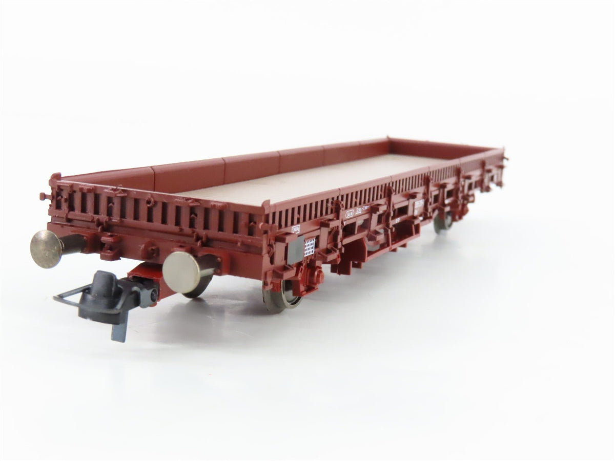 HO Scale Roco Minitanks 825 Flat Car w/ 3 Military Vehicles