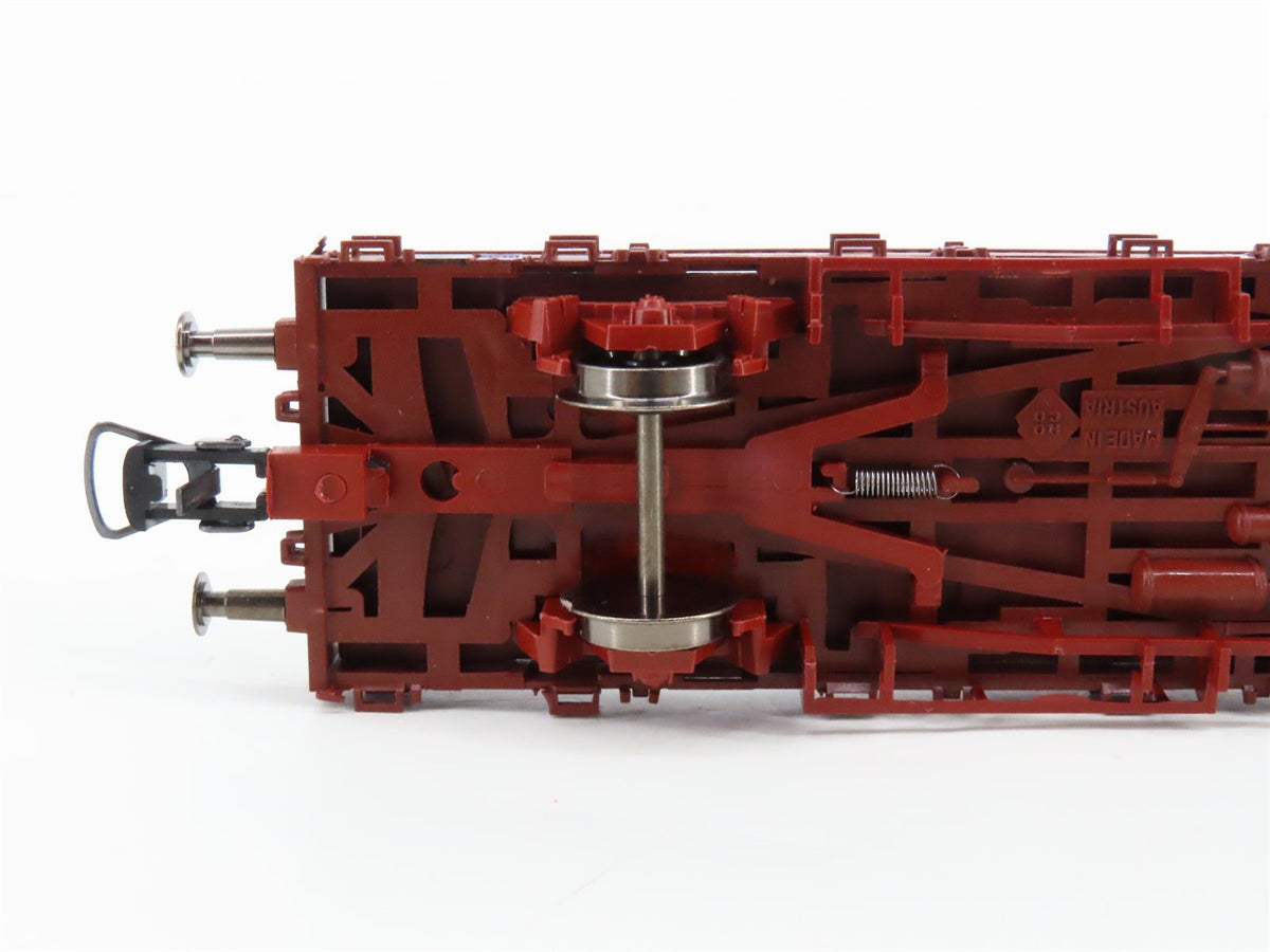 HO Scale Roco Minitanks 825 Flat Car w/ 3 Military Vehicles