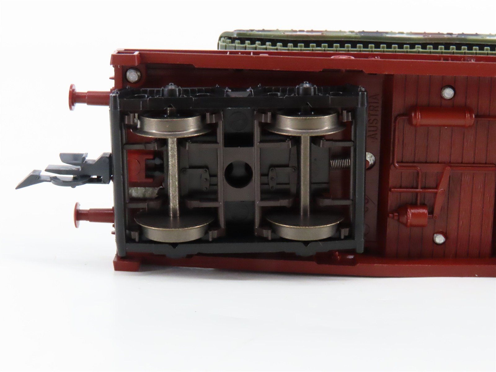 HO Scale Roco Minitanks 813 DB Deutsche Bahn Flat Car w/ Military Tank