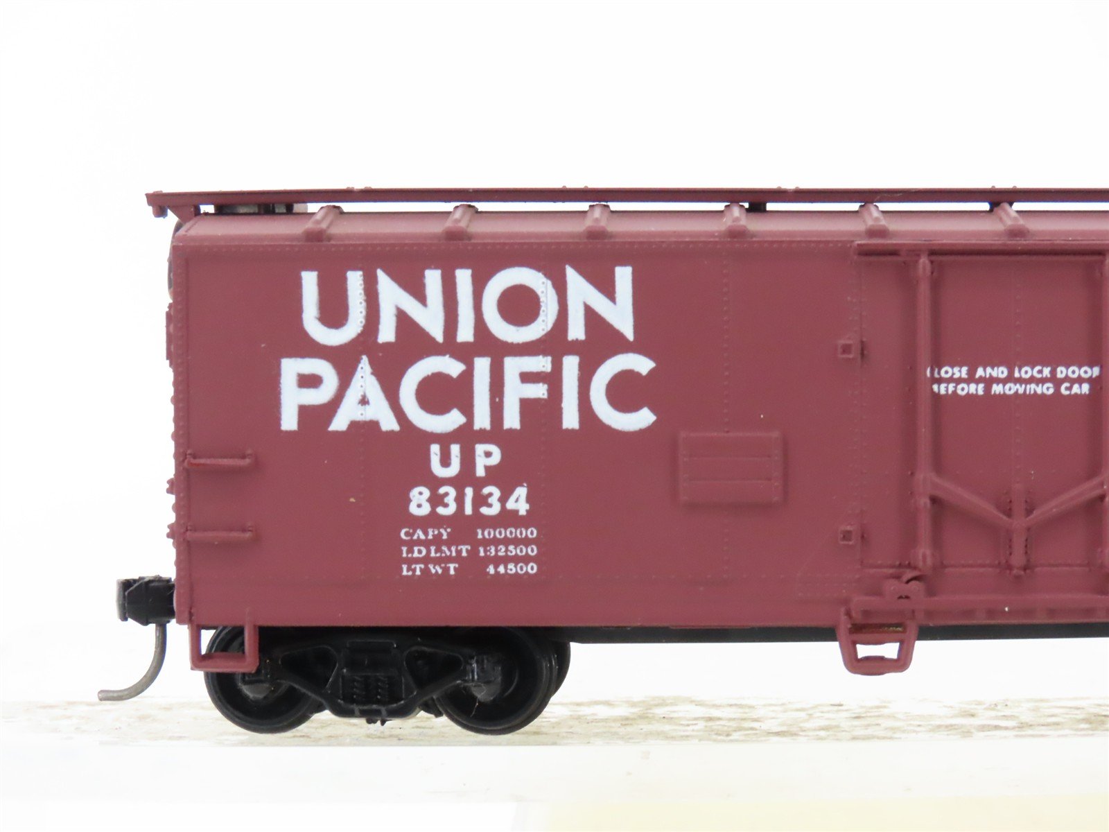 HO Scale Train Miniature 3208 UP Union Pacific Railroad 40' Box Car #83134