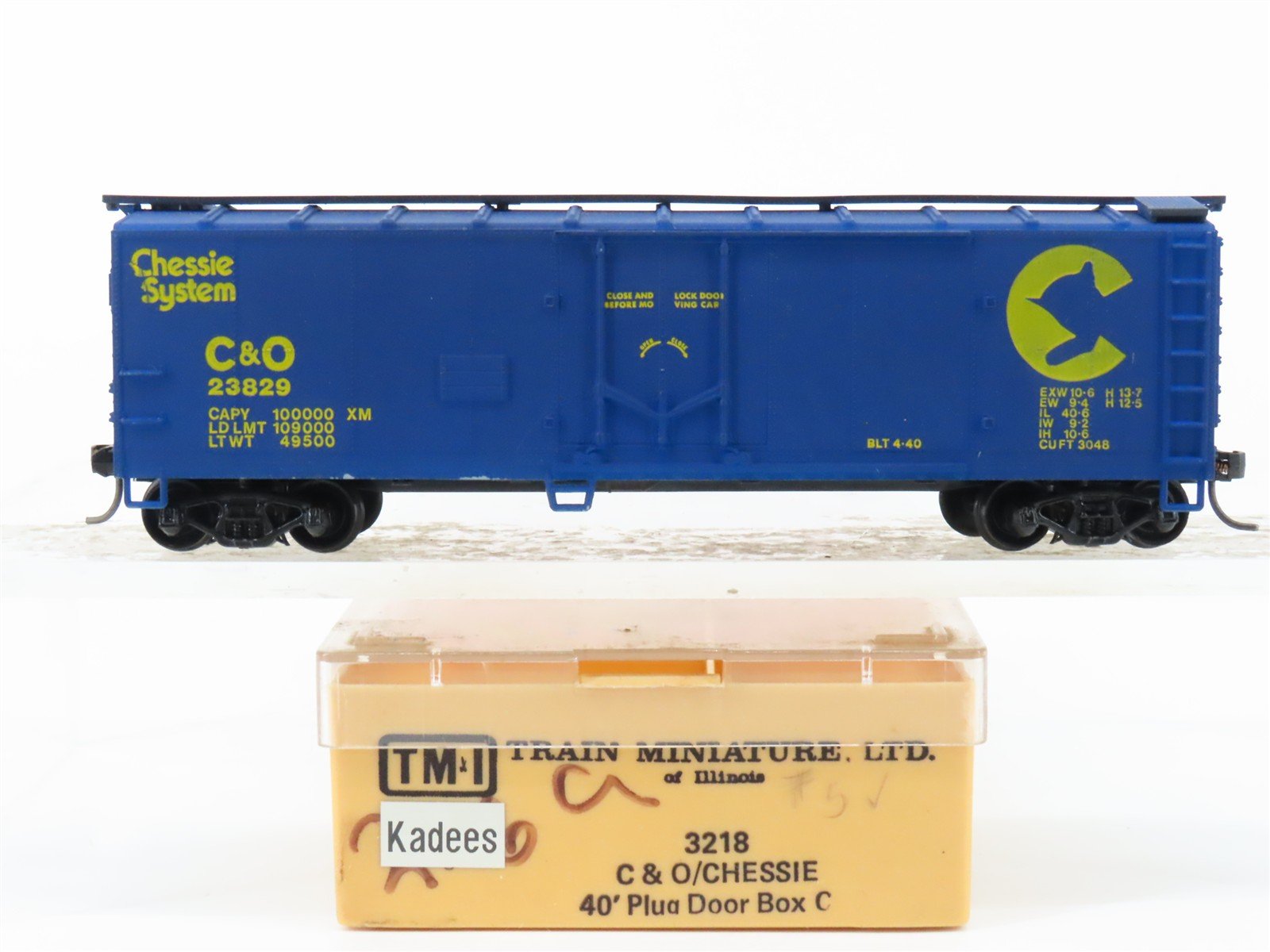 HO Scale Train Miniature 3218 C&O Chessie System 40' Plug Door Box Car #23829