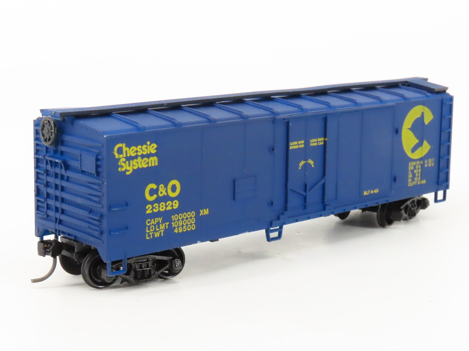 HO Scale Train Miniature 3218 C&O Chessie System 40' Plug Door Box Car #23829