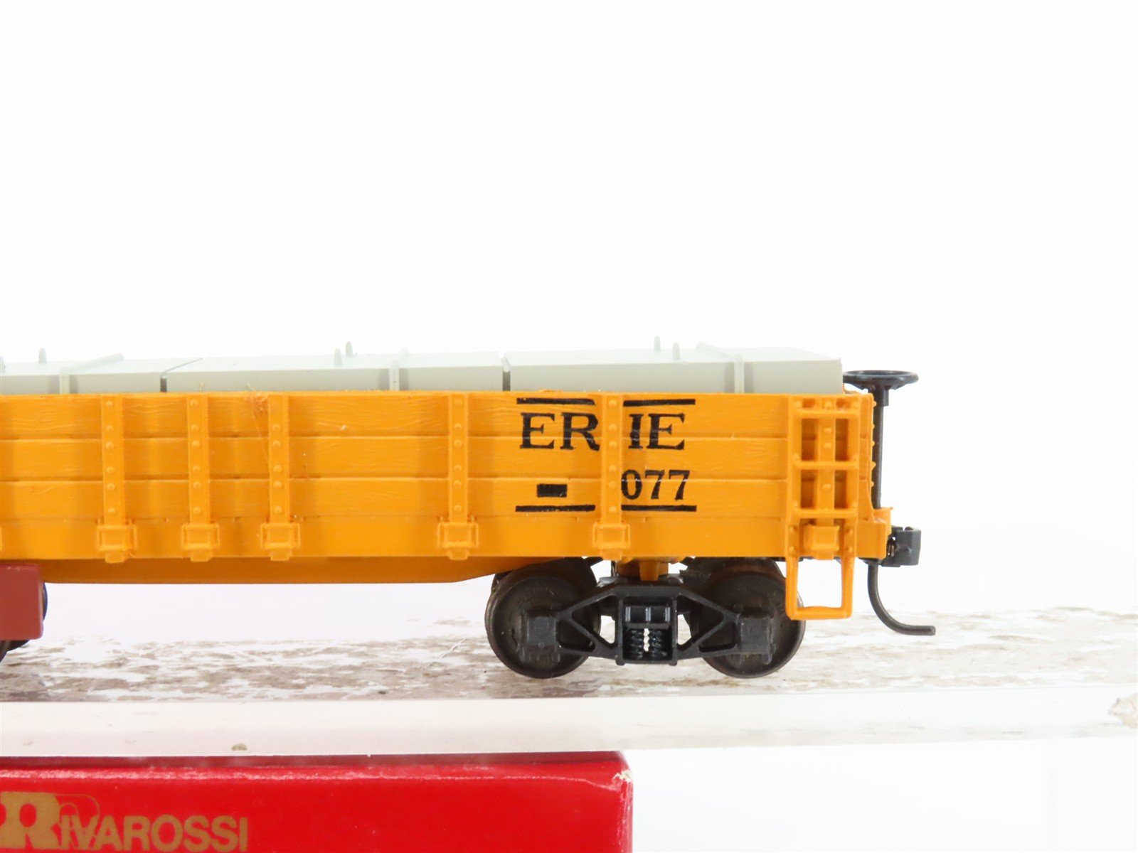 HO Scale Rivarossi 2286/0 ERIE Railroad Wedge Snow Plow #077