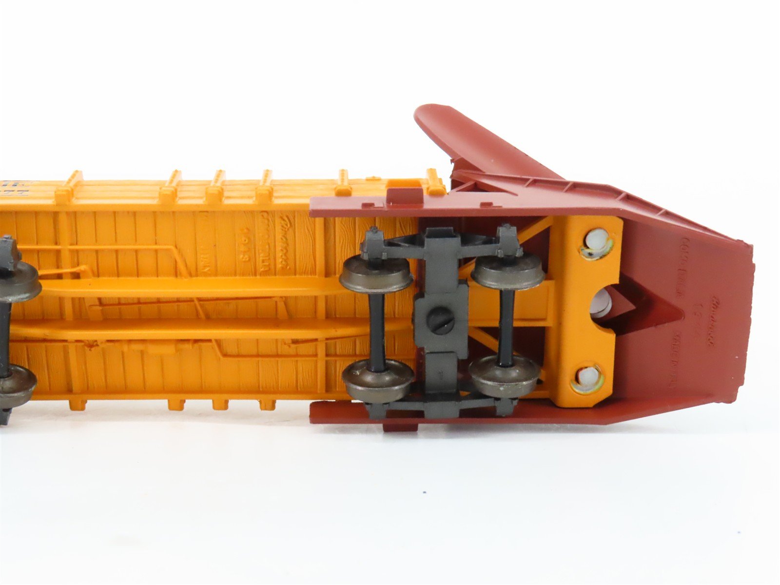 HO Scale Rivarossi 2286/0 ERIE Railroad Wedge Snow Plow #077