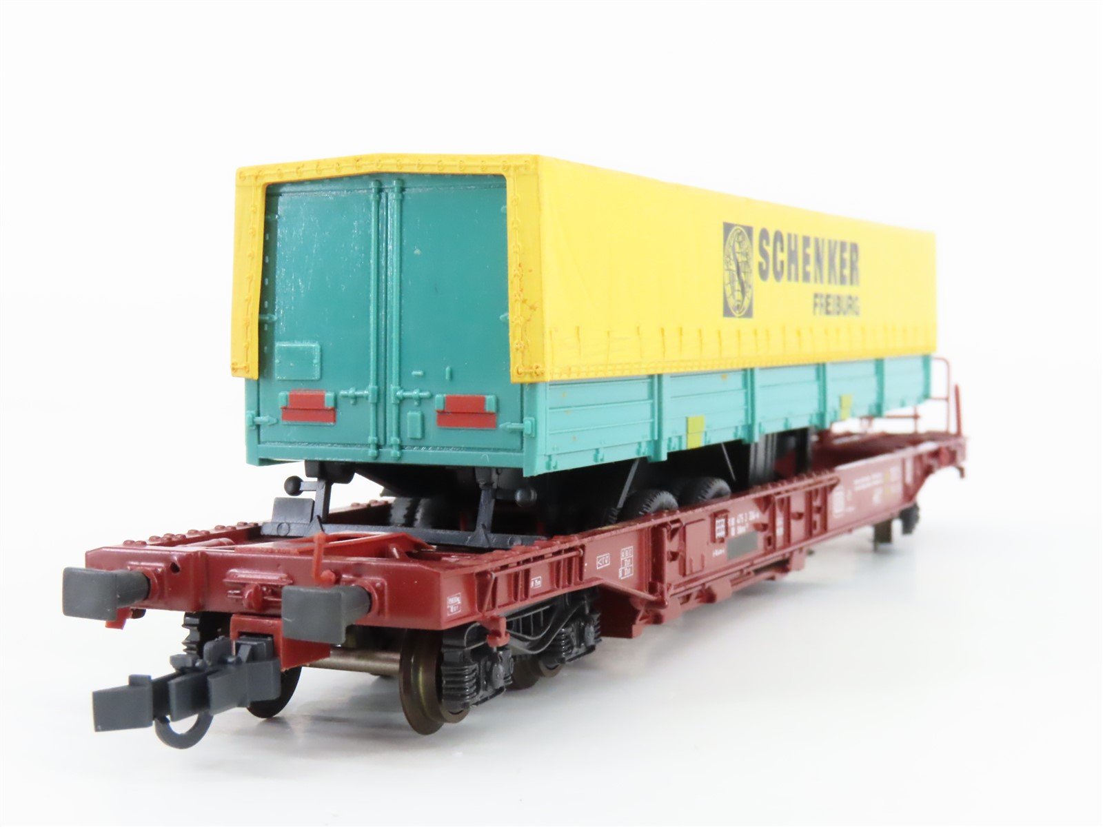 HO Scale Roco 44311G DB Deutsche Bahn Well Flat Car w/ Schenker Trailer