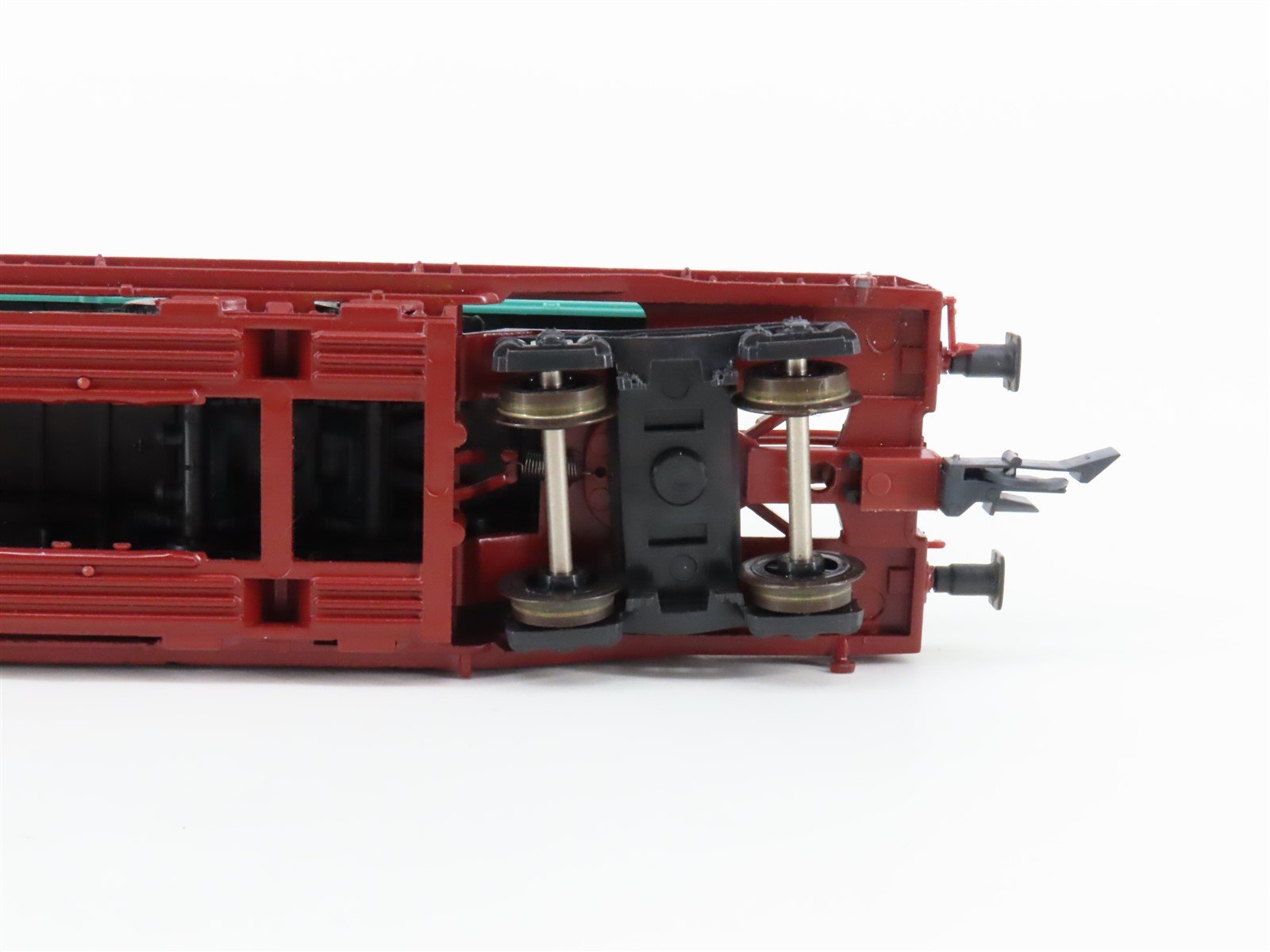 HO Scale Roco 44311G DB Deutsche Bahn Well Flat Car w/ Schenker Trailer