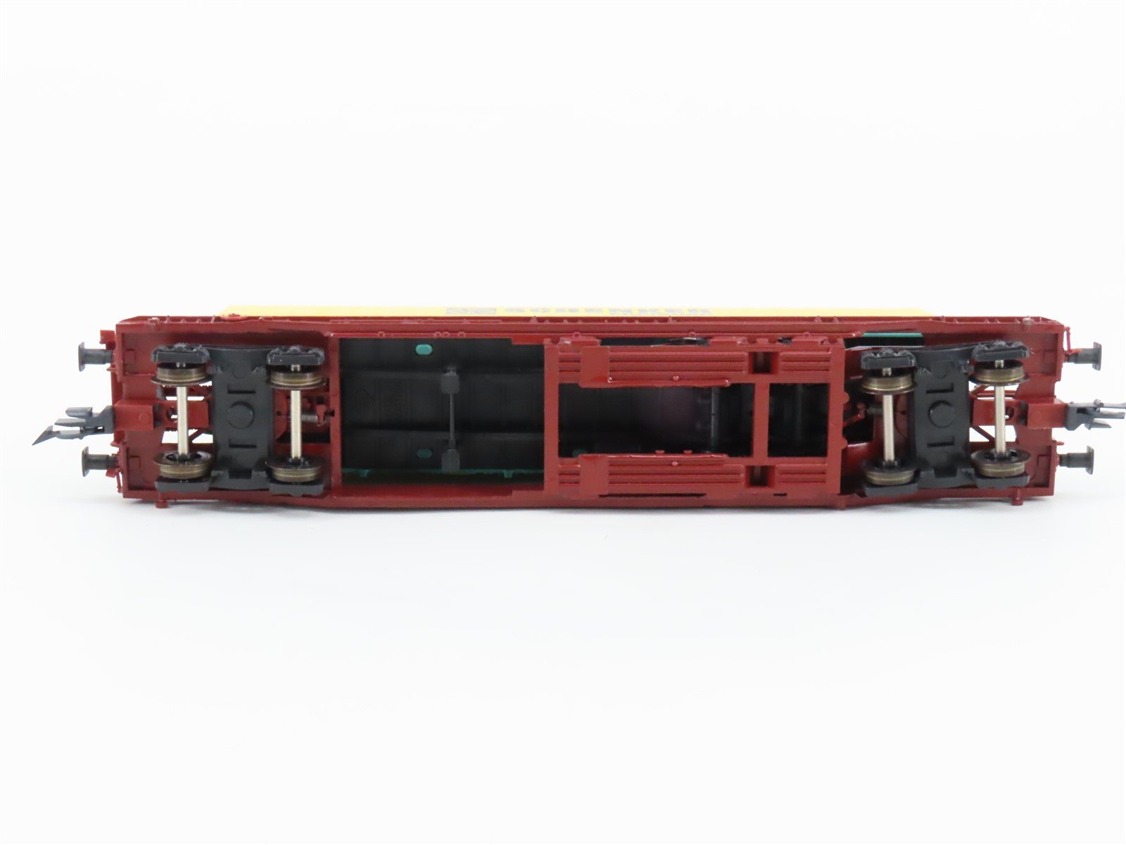 HO Scale Roco 44311G DB Deutsche Bahn Well Flat Car w/ Schenker Trailer