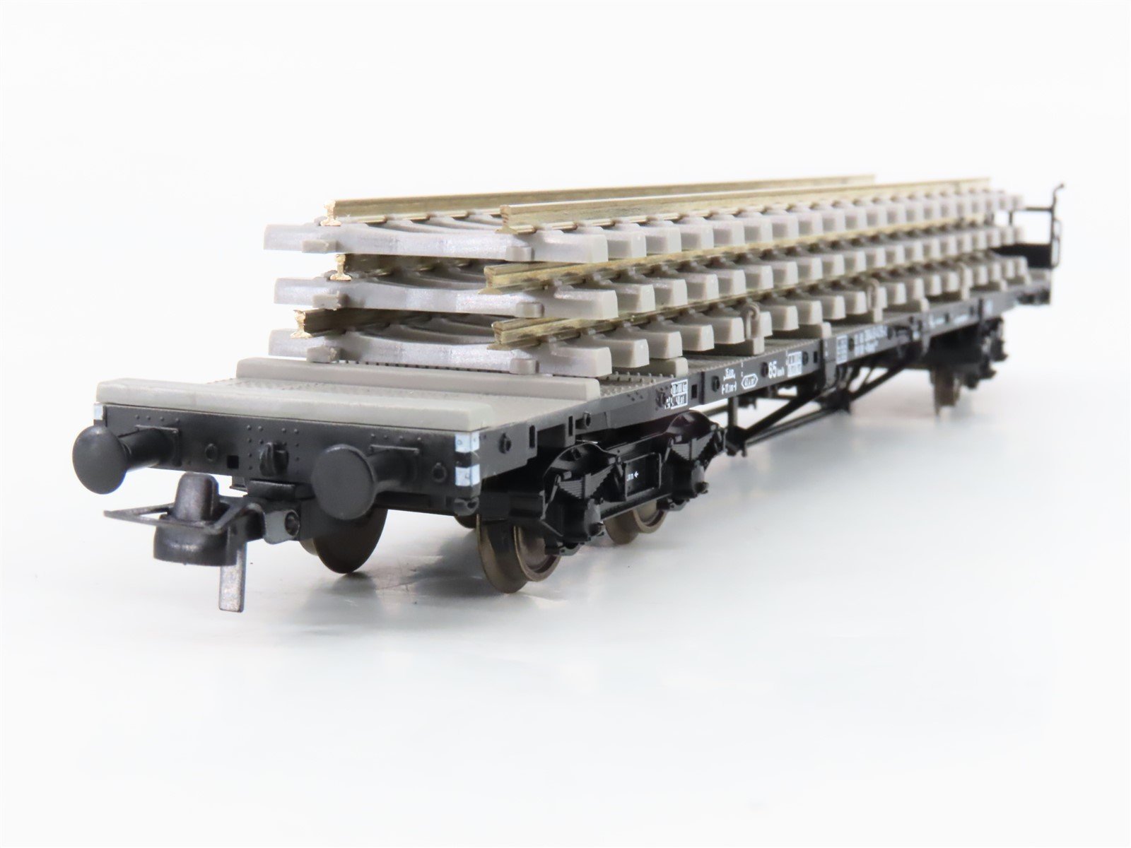 HO Scale Roco 46492 DB Deutsche Bahn Flat Car w/ Track Load