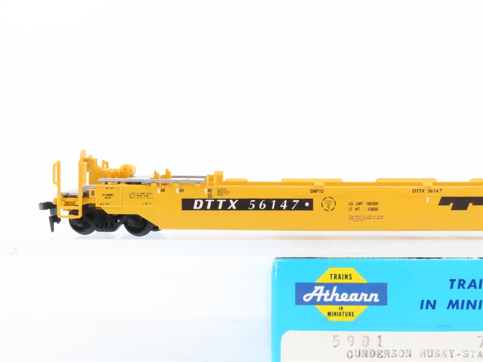 HO Scale Athearn 5901 DTTX Trailer Train Husky-Stack Well Car #56147