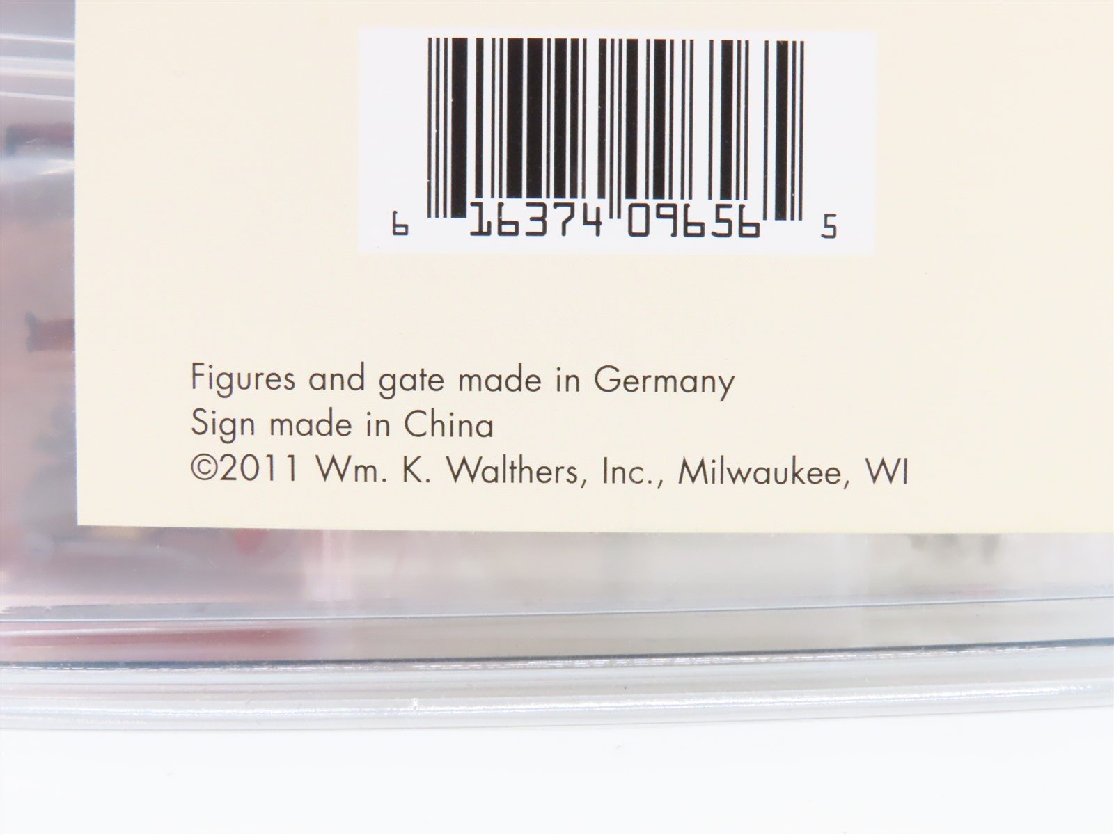 HO 1/87 Scale Walthers 933-6008 PRR Broadway Figure & Scenery Set