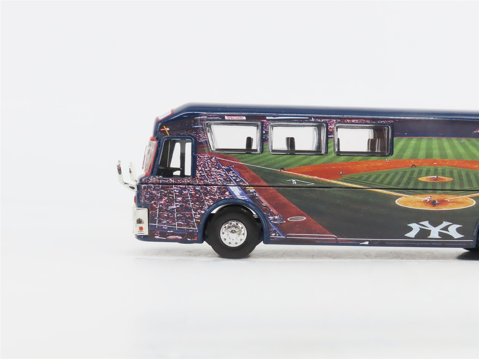 HO 1/64 Scale White Rose Die-Cast Ballpark Series New York Yankees Bus