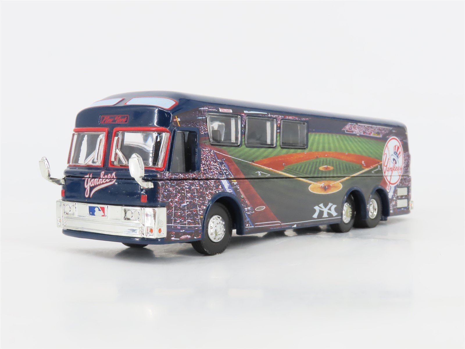 HO 1/64 Scale White Rose Die-Cast Ballpark Series New York Yankees Bus