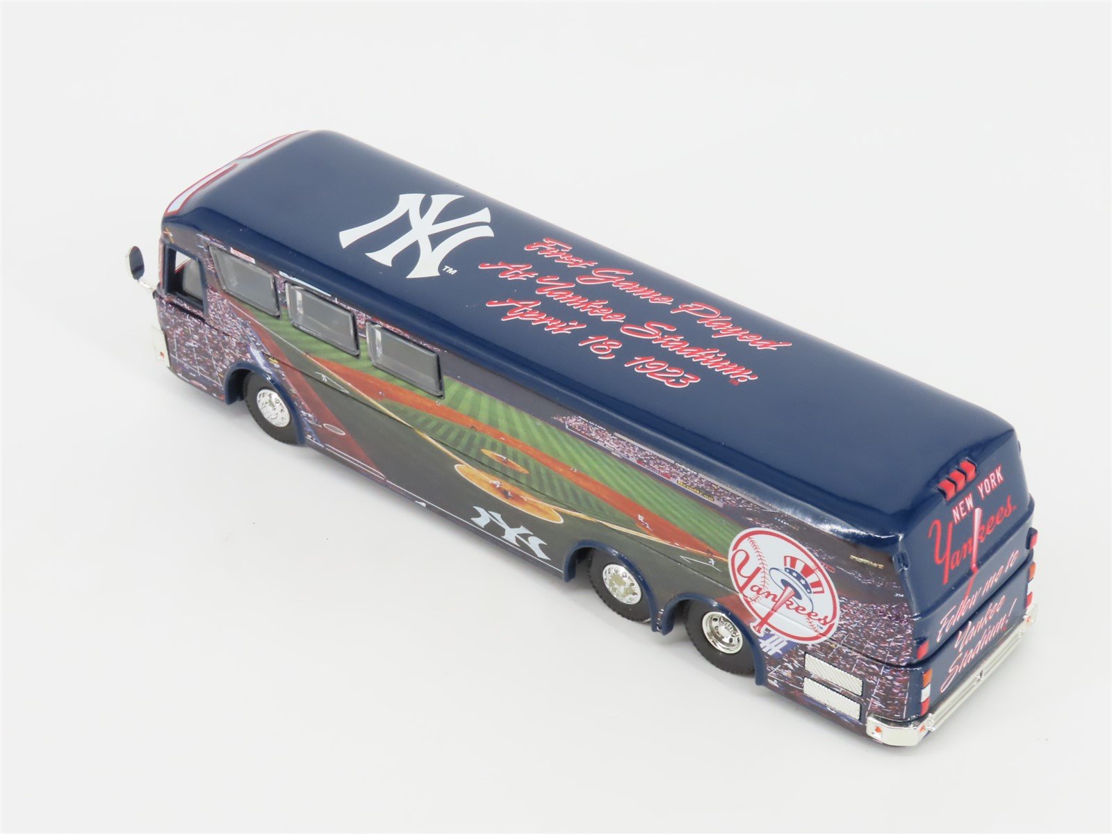HO 1/64 Scale White Rose Die-Cast Ballpark Series New York Yankees Bus