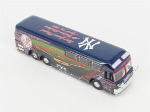 HO 1/64 Scale White Rose Die-Cast Ballpark Series New York Yankees Bus