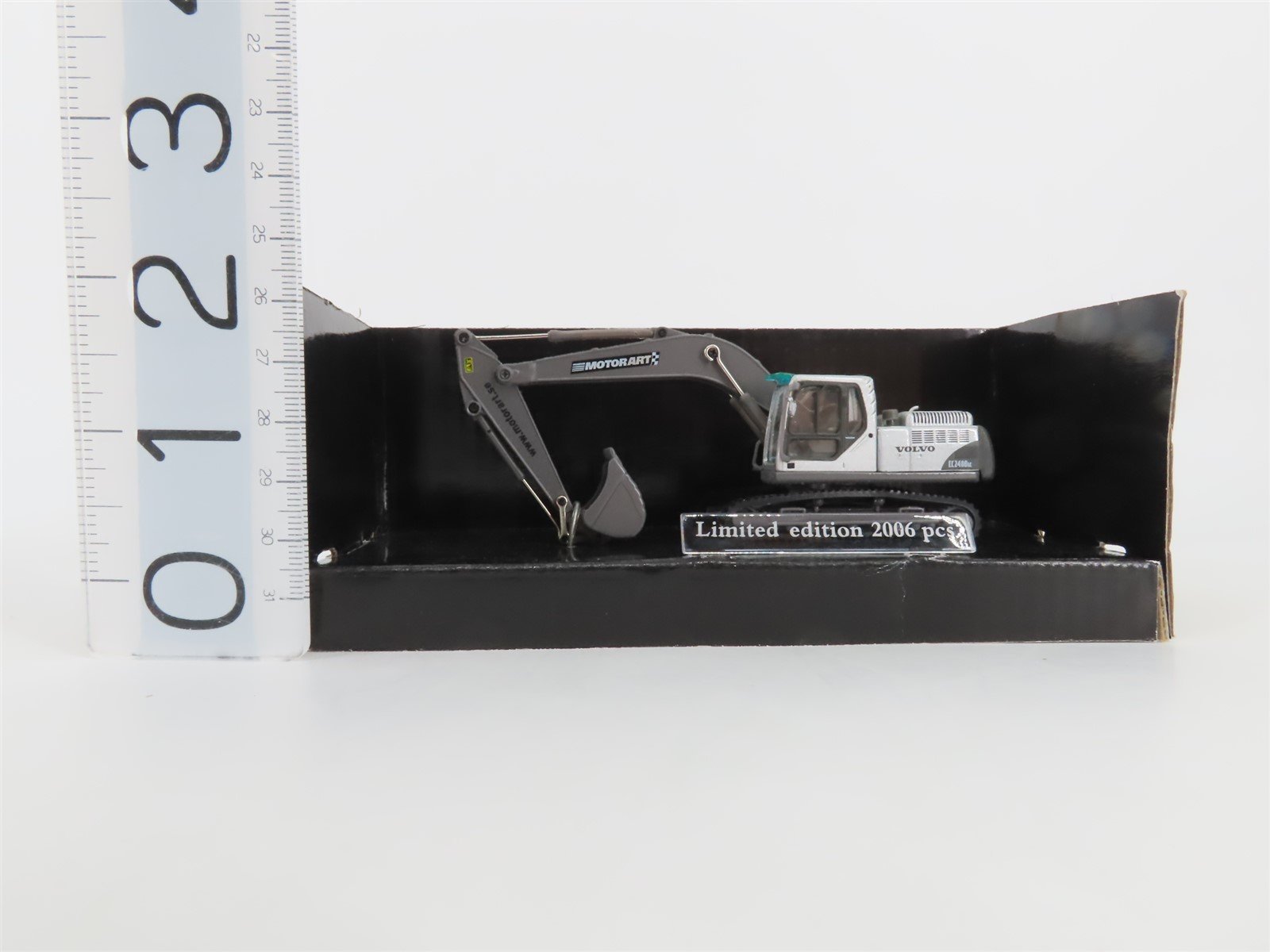 HO 1/87 Scale MotorArt 13340 Die-Cast MotorArt Volvo EC240BLC Excavator