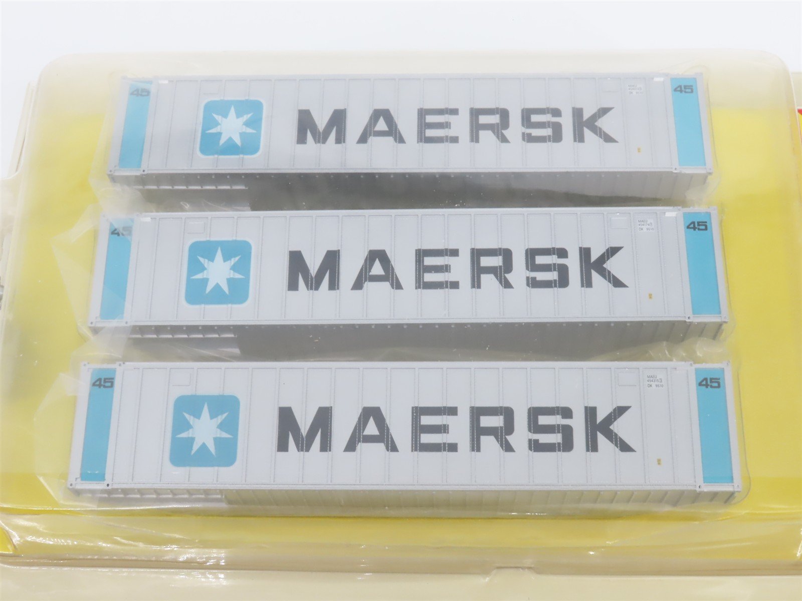 HO Scale Intermountain/A-Line 30352-01 Maersk 45' Rib Side Container 3-Pack