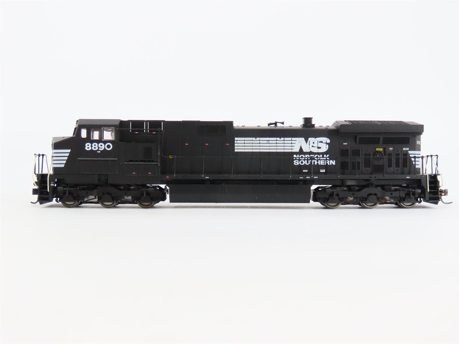 HO Scale Athearn NS Norfolk Southern C44-9W Diesel Locomotive #8890