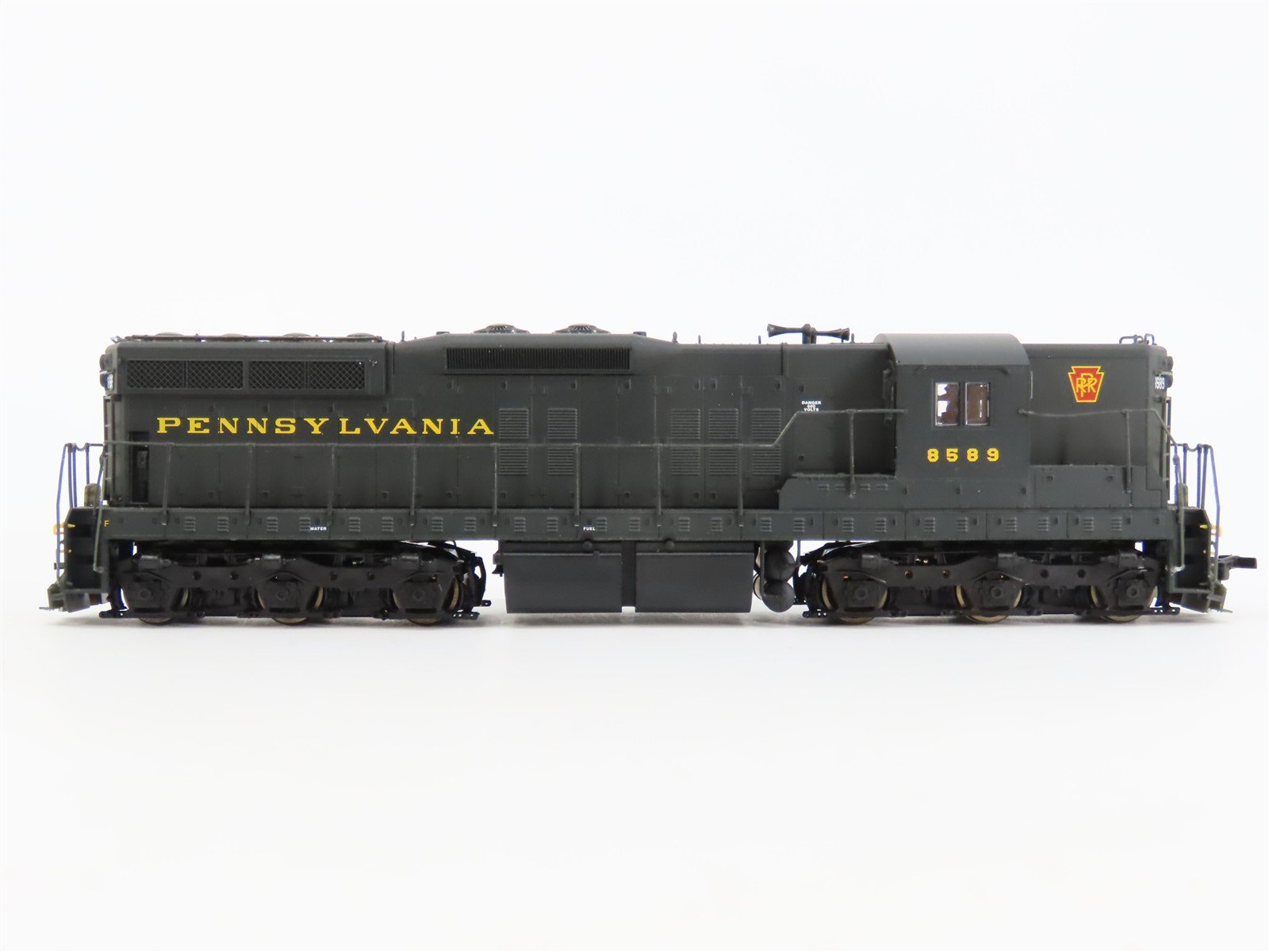 HO Scale Proto 2000 PRR Pennsylvania EMD SD9 Diesel Locomotive #8589