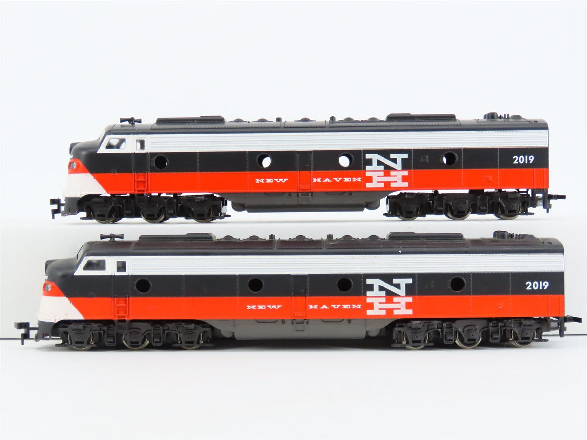 HO Scale Rivarossi NH New Haven &quot;McGinnis&quot; EMD E8A/A Diesel Locomotive Set #2019
