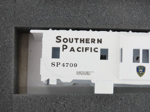 HO Scale Athearn SE Kit #2301 SP Southern Pacific Police Bay Window Cabooses