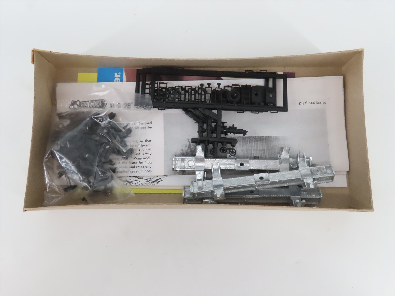 HO Roundhouse 3-in-1 Craft Kit #1500 Undecorated 26' Old Timer Metal Log Cars