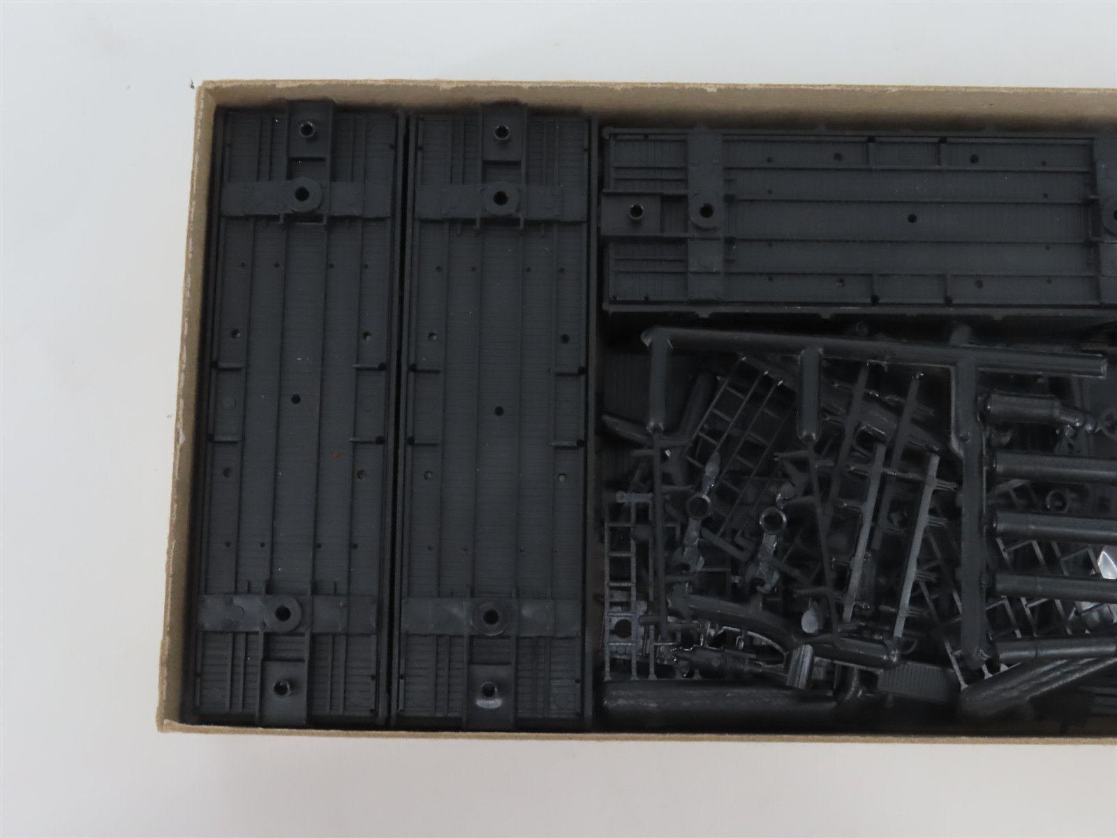 HO Scale Roundhouse 3-in-1 Craft Kit #1503 Undecorated 30' MofW Crew/Work Cars